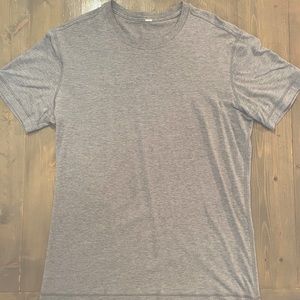Lululemon men’s gray T-shirt medium